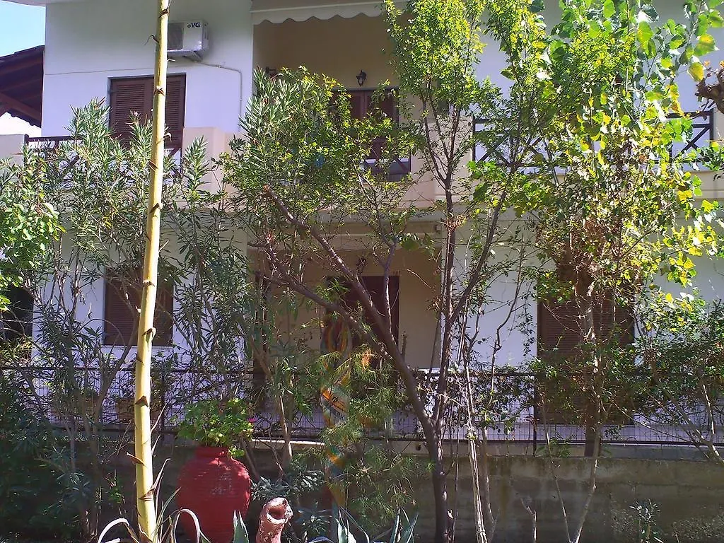 니키티 House Anna 아파트